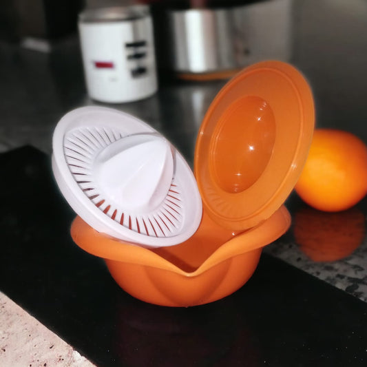 Orange Manuel Juicer